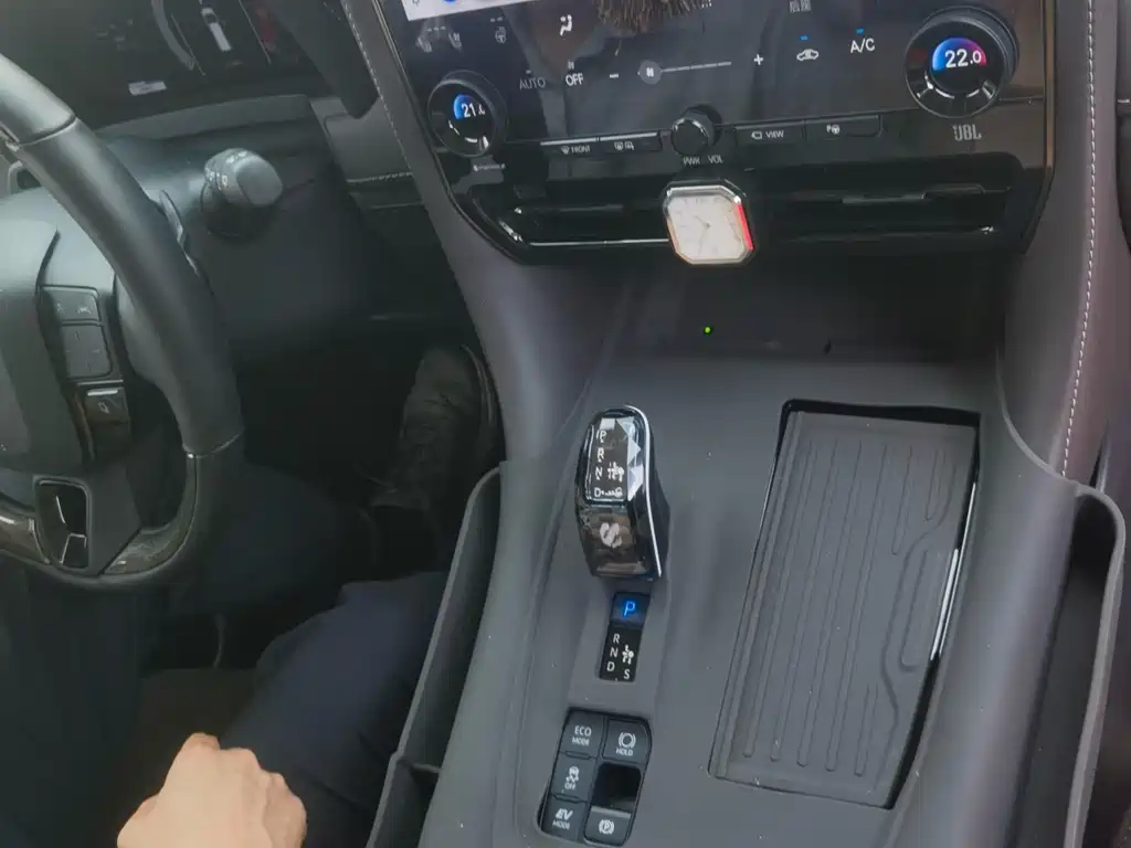 Toyota Vellfire 2024 2.5L