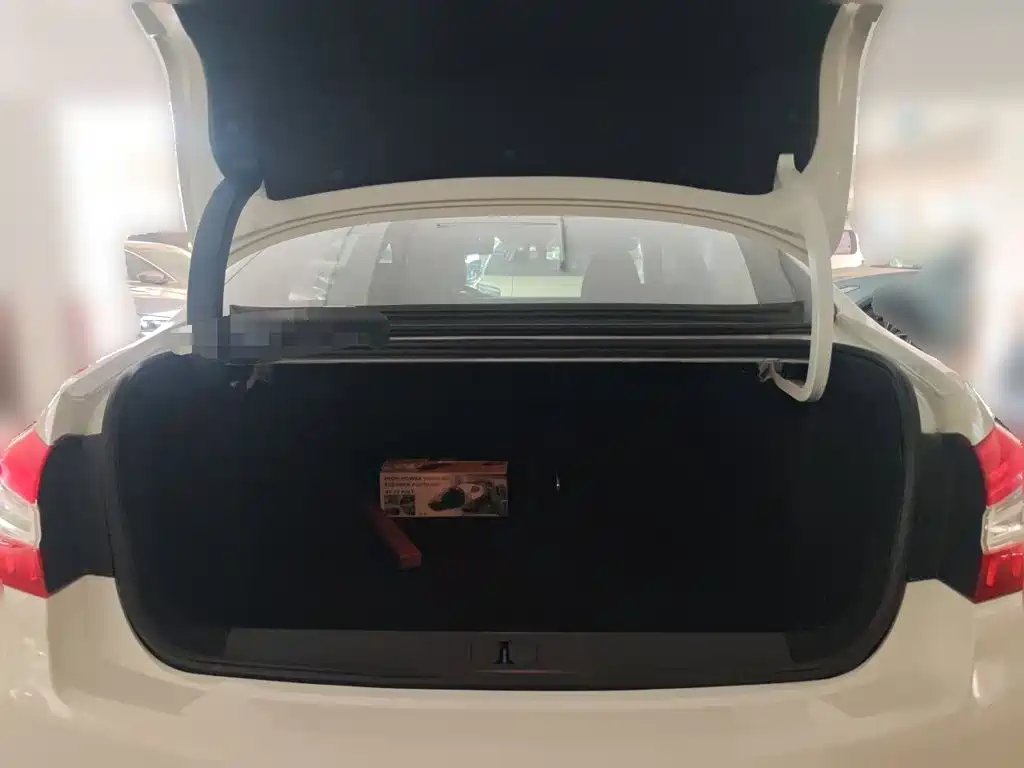 Peugeot 408 — миниатюра 10