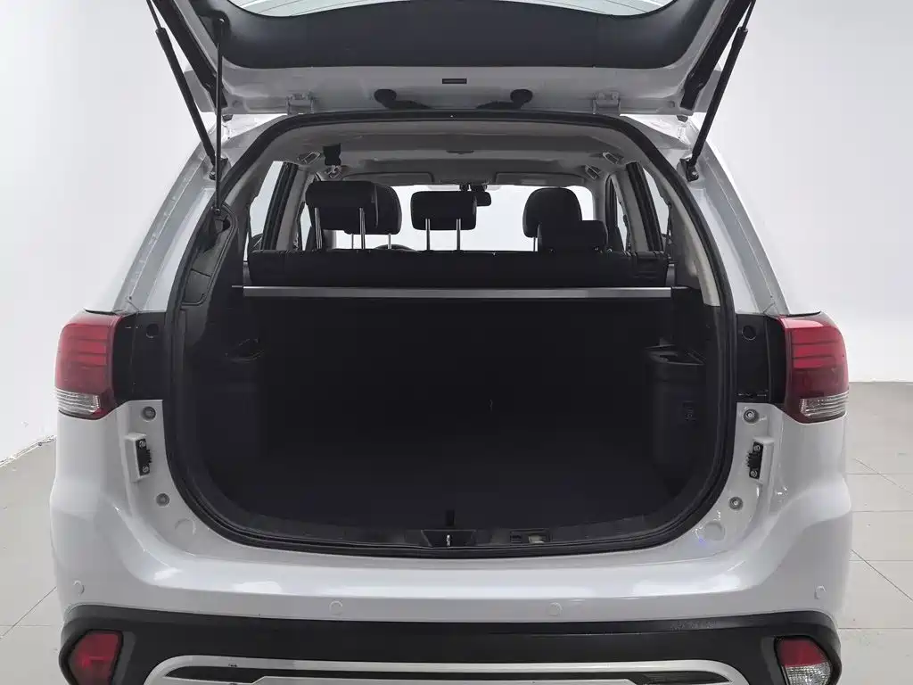 Mitsubishi Outlander — миниатюра 16