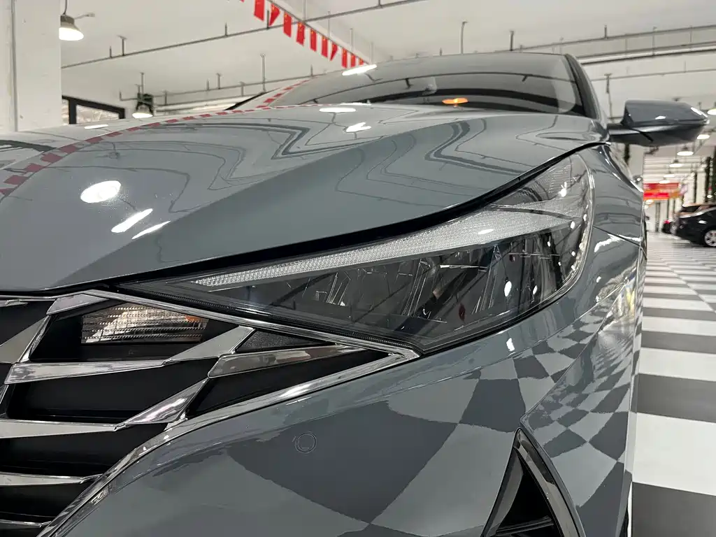 Hyundai Elantra — миниатюра 11