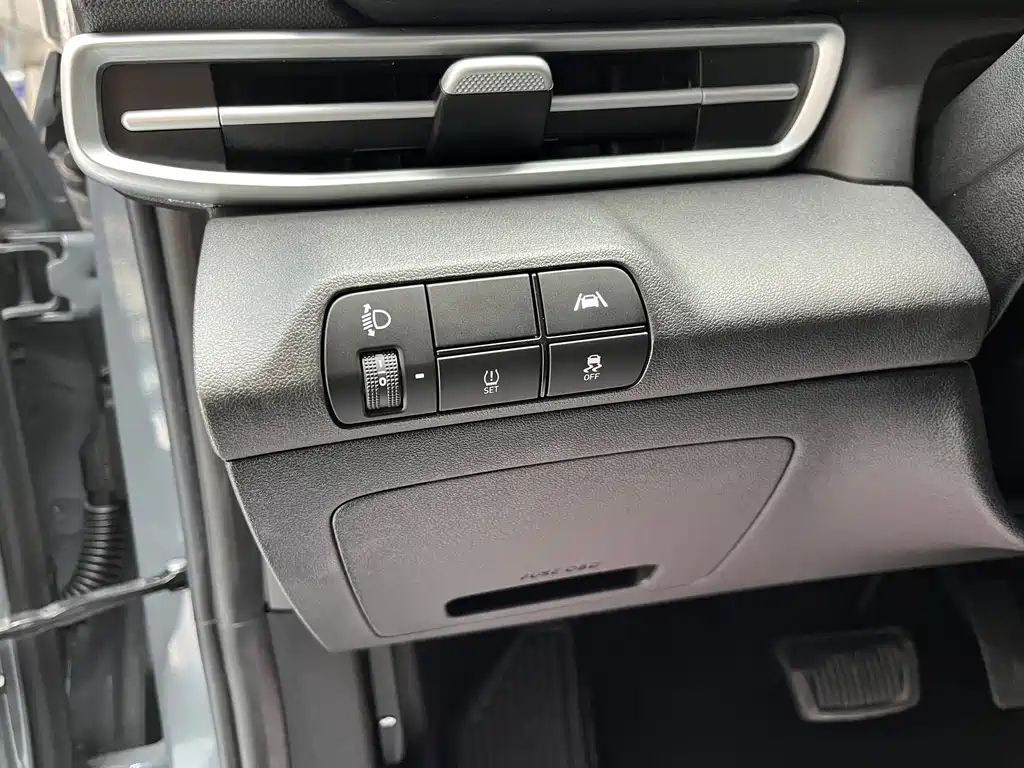 Hyundai Elantra — миниатюра 15