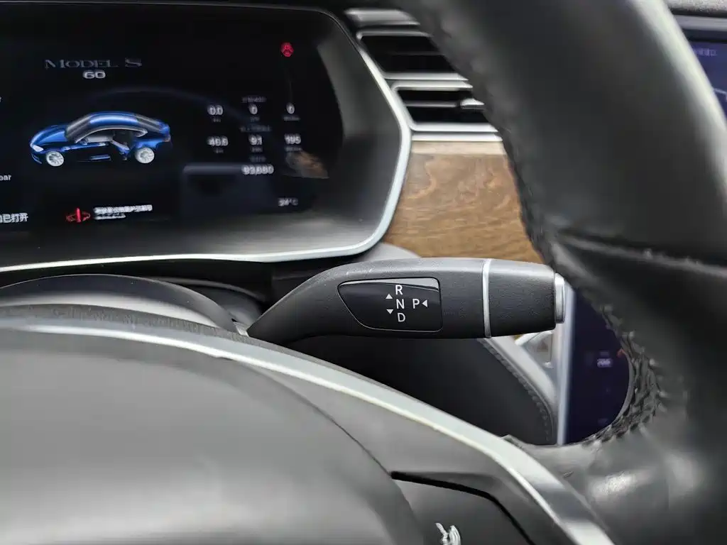 Tesla Model S — миниатюра 13