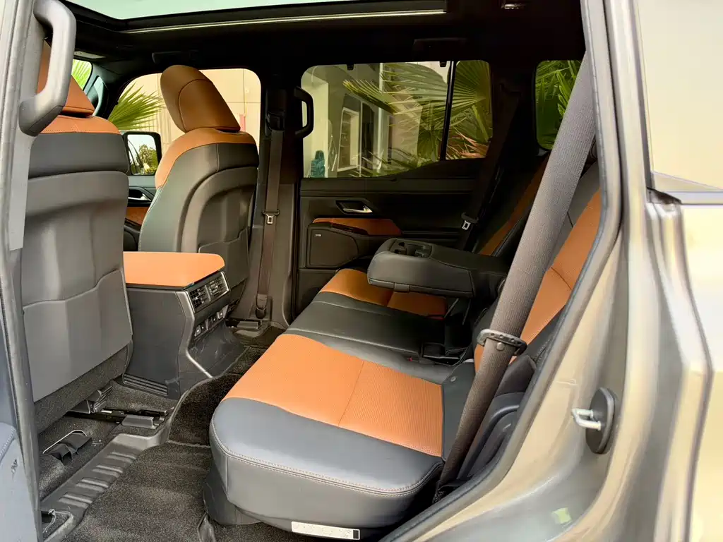 Lexus GX — миниатюра 13