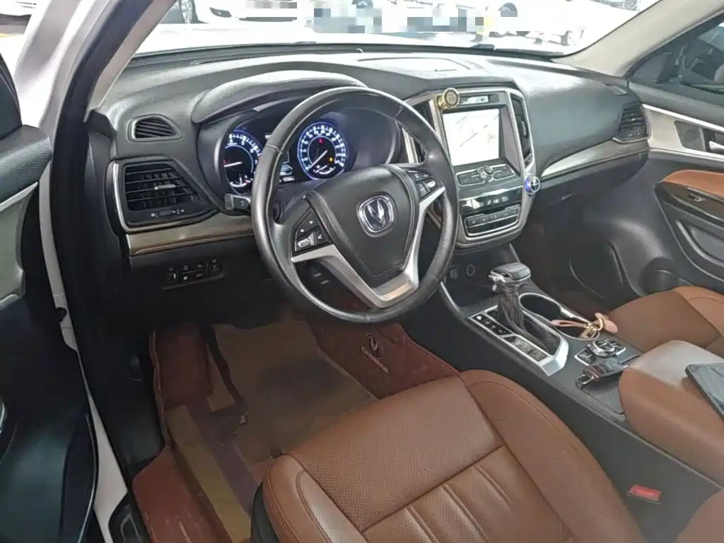 Changan CS95 — миниатюра 10