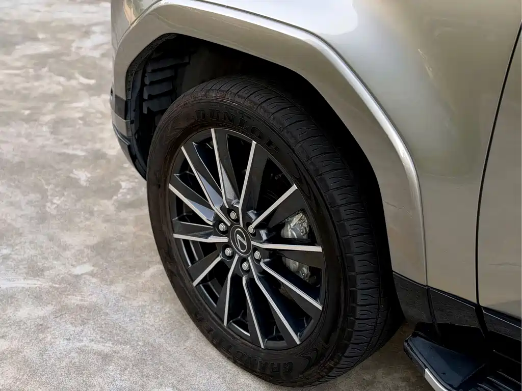 Lexus GX — миниатюра 5