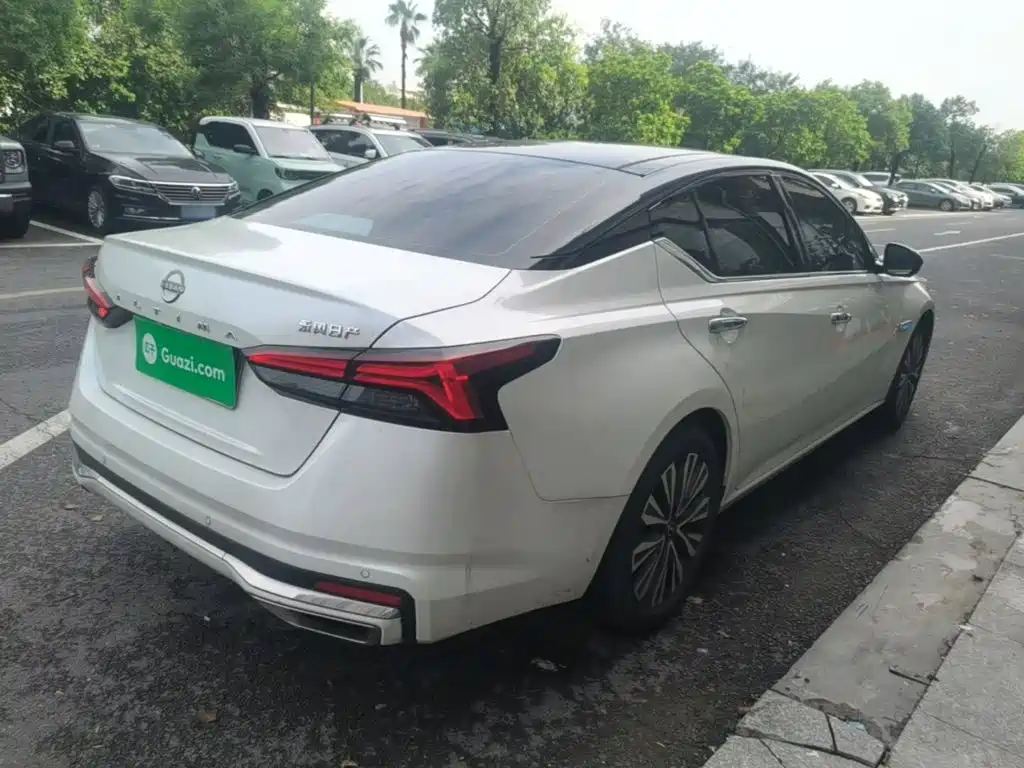 Nissan Teana — миниатюра 7