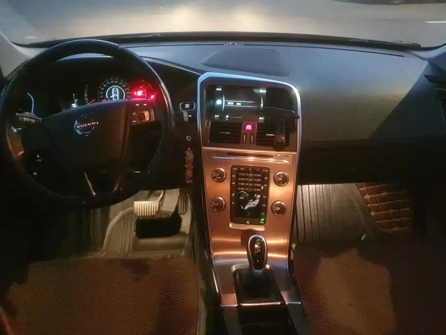 Volvo XC60 — миниатюра 12