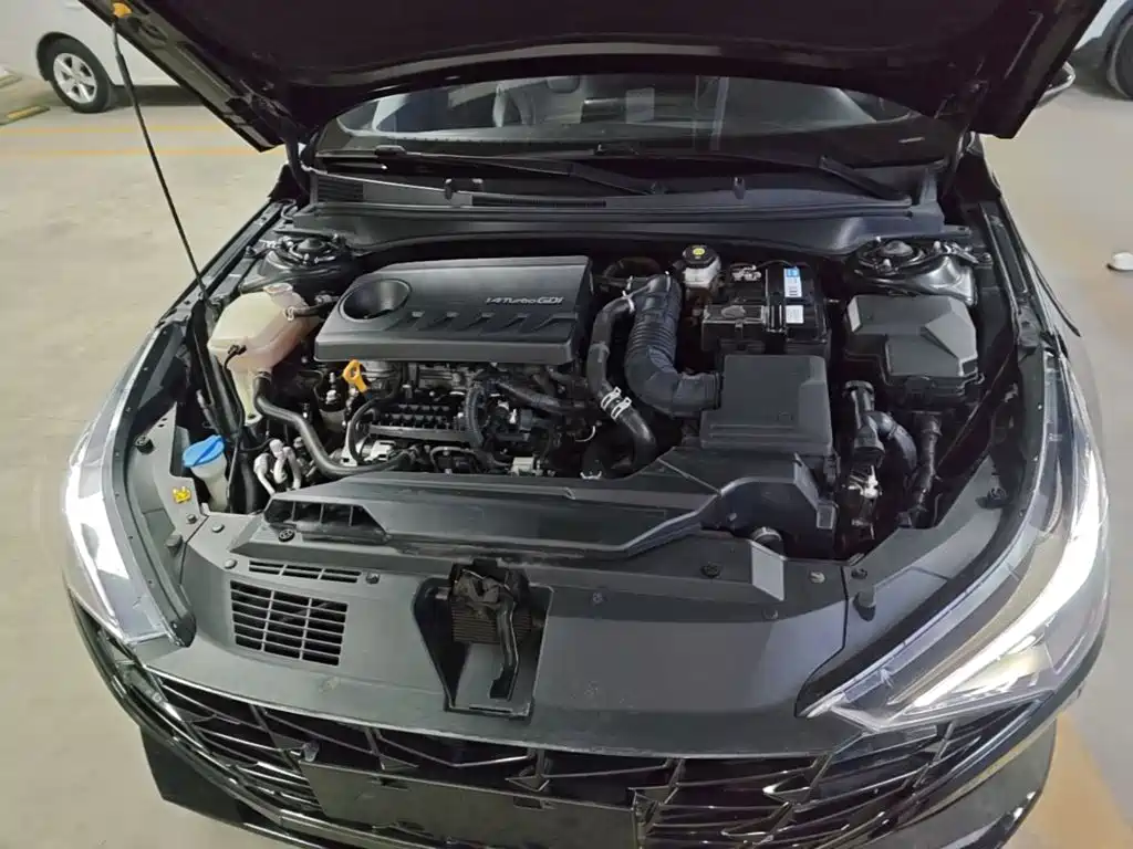 Hyundai Elantra — миниатюра 20