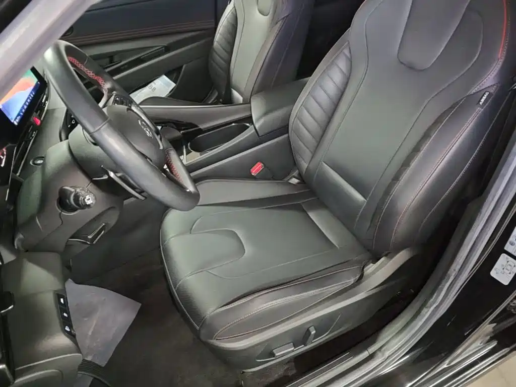 Hyundai Elantra — миниатюра 15