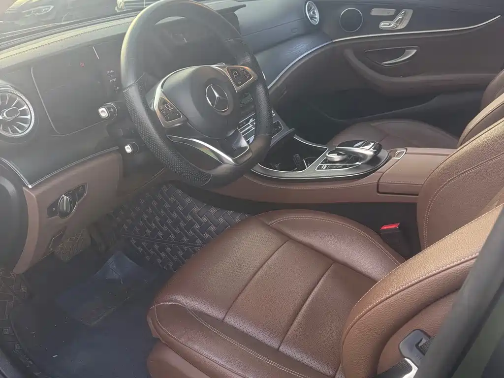 Mercedes-Benz E-Class — миниатюра 4