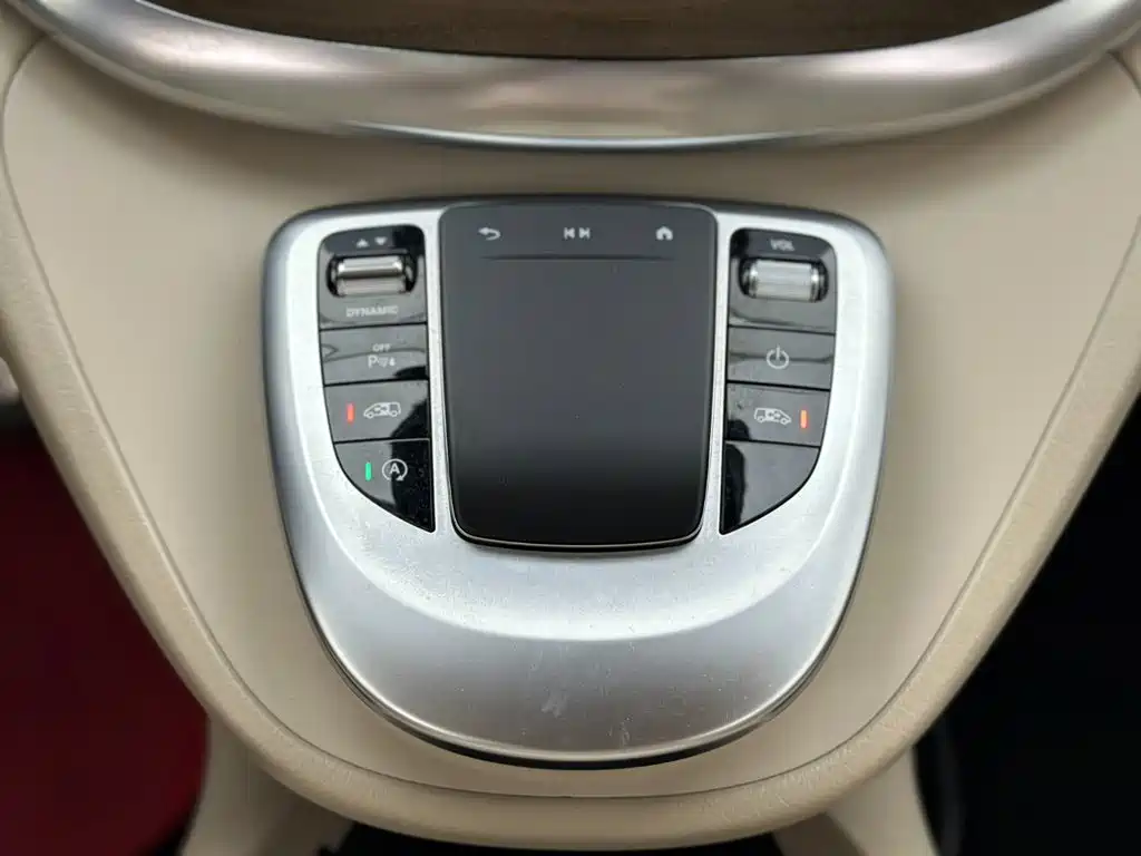 Mercedes-Benz V-Class — миниатюра 18