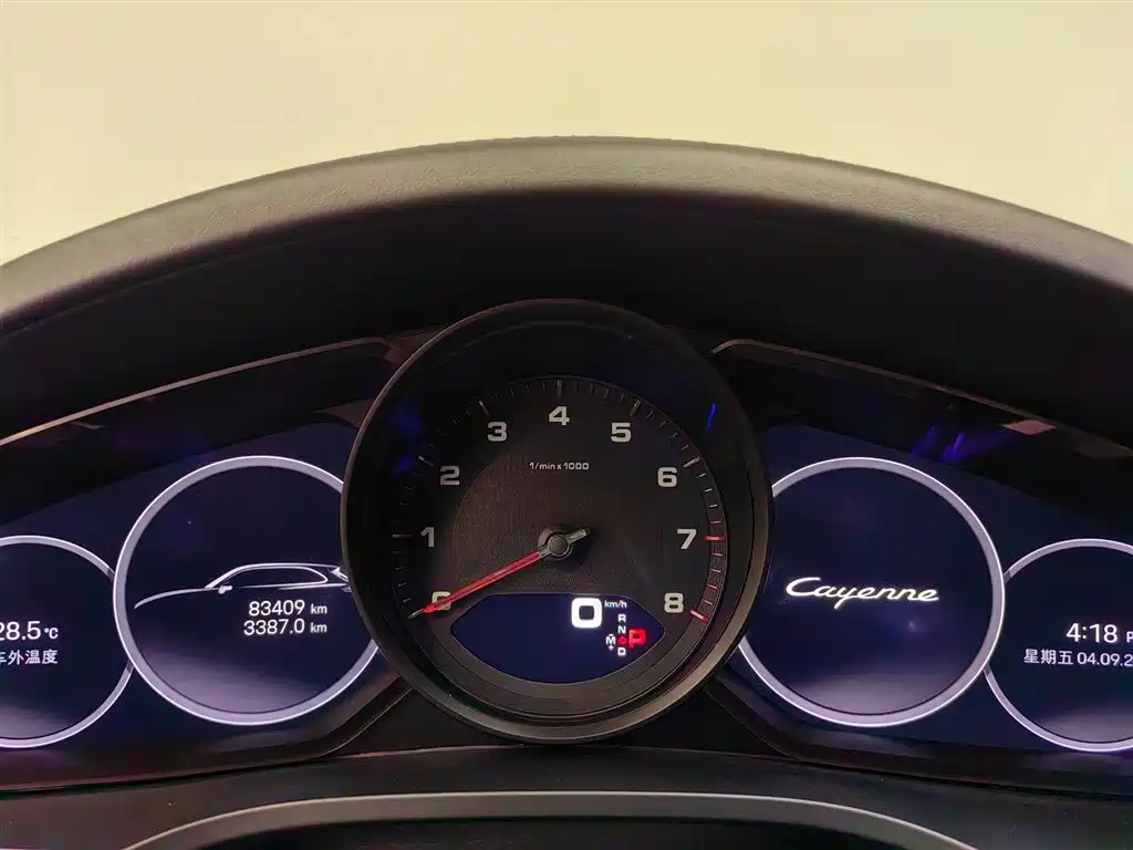 Porsche Cayenne — миниатюра 9