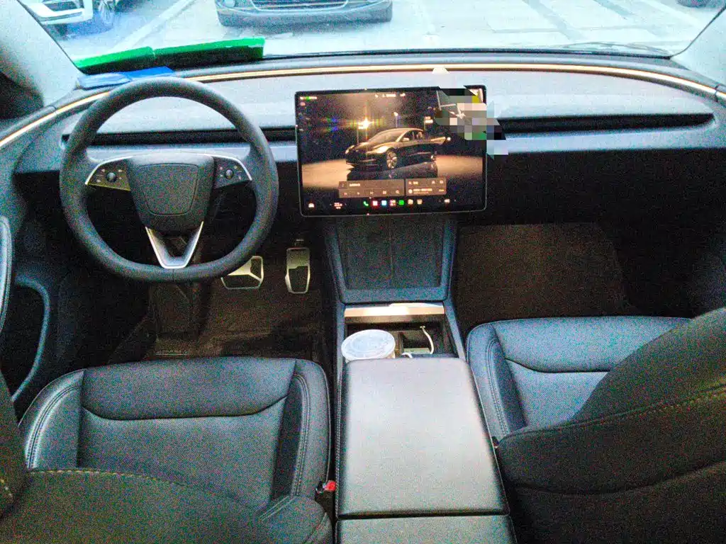 Tesla Model 3 — миниатюра 5