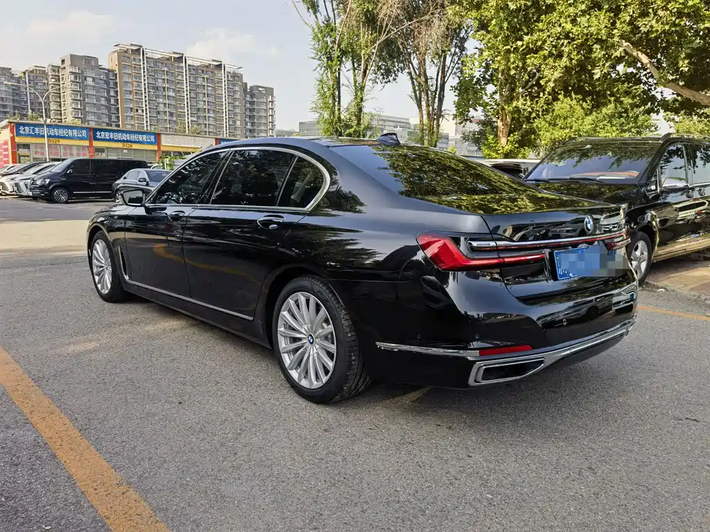 BMW 7 SERIES