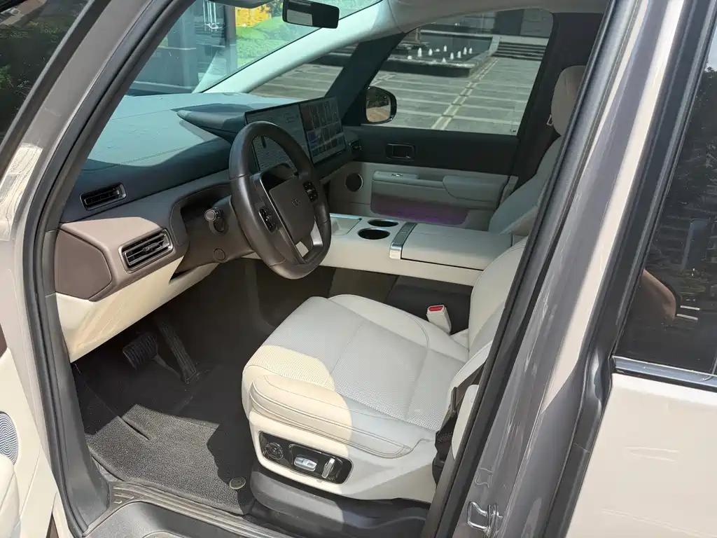 Li Auto Li MEGA — миниатюра 10