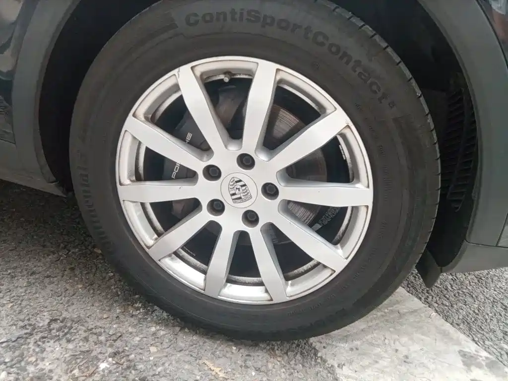 Porsche Cayenne — миниатюра 8
