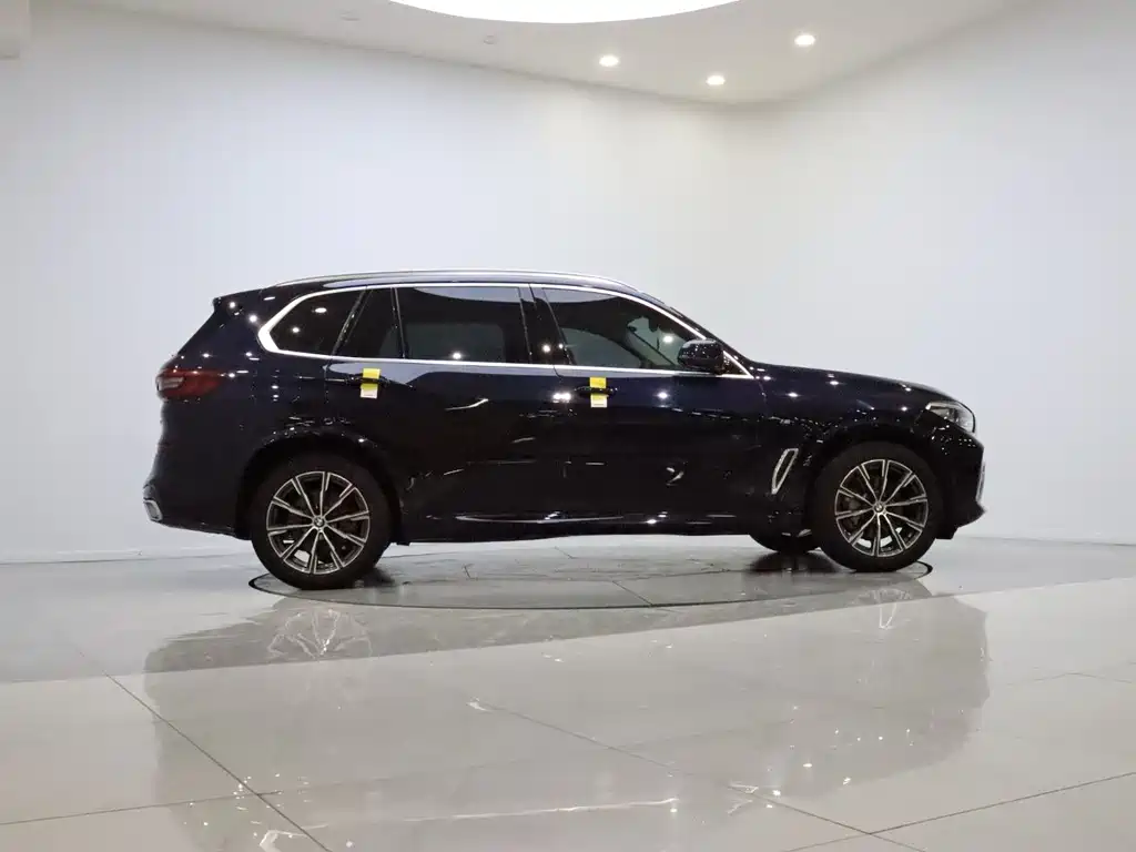 BMW X5 2022 xDrive 30Li Premium M Sport