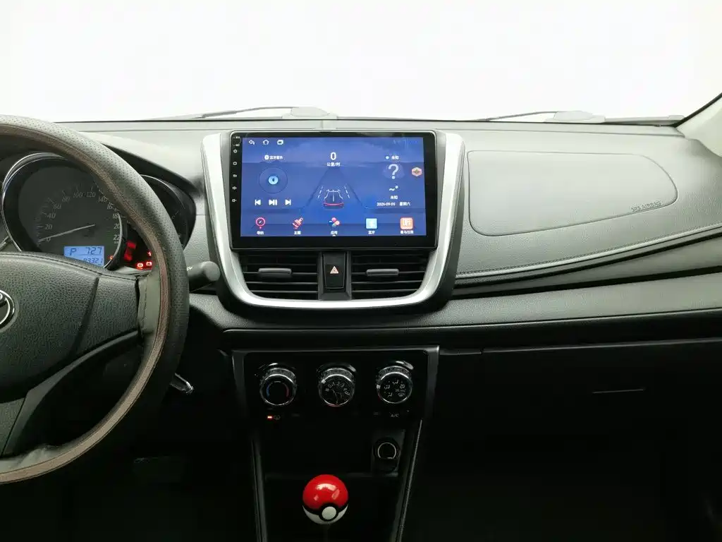 Toyota Yaris L — миниатюра 12