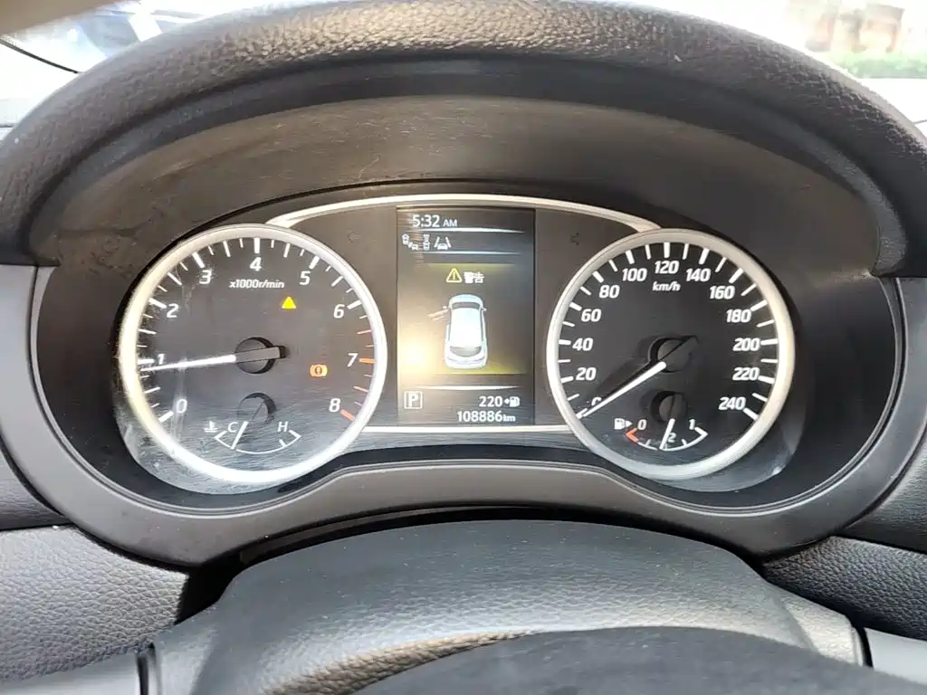 Nissan Tiida — миниатюра 12
