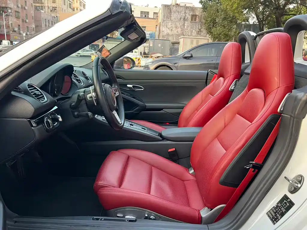 Porsche 718 2019 Boxster T 2.0T