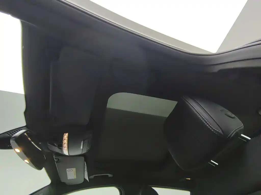 Mercedes-Benz GLC — миниатюра 14