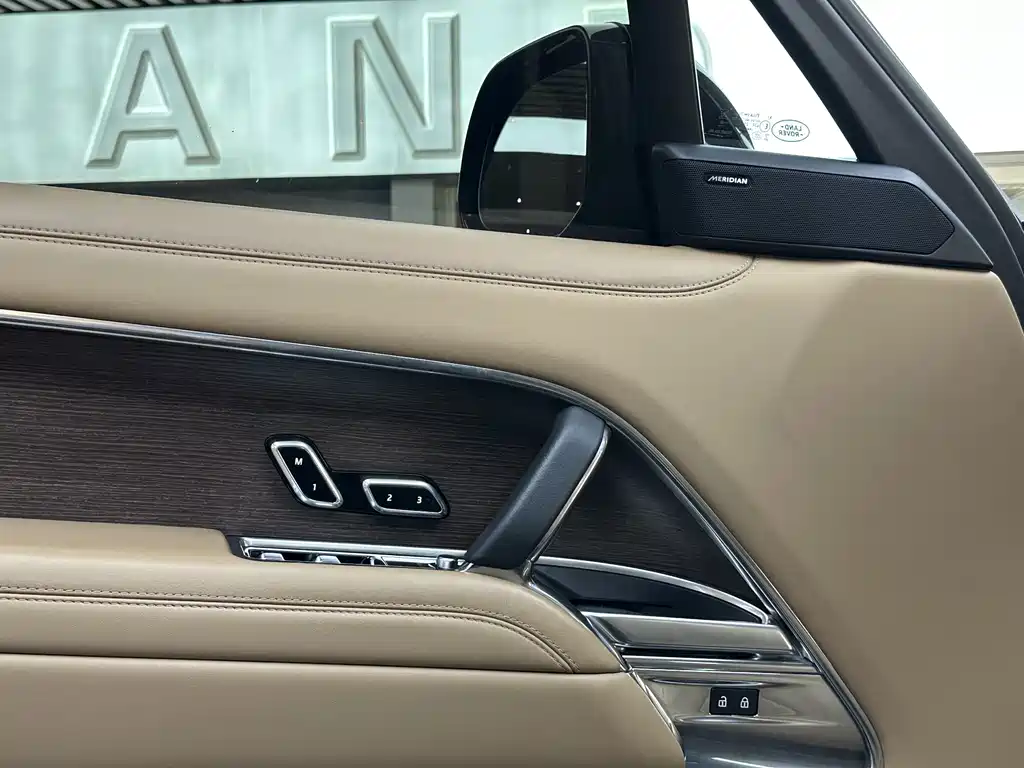 Land Rover Range Rover — миниатюра 15