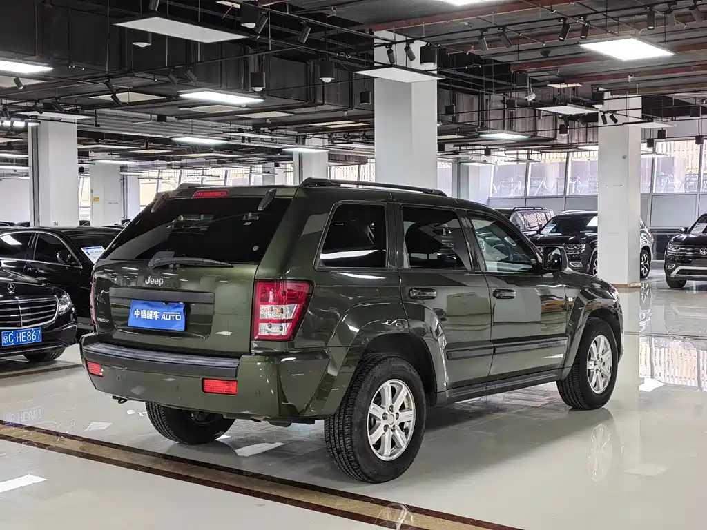 Jeep Grand Cherokee (Import) — миниатюра 4