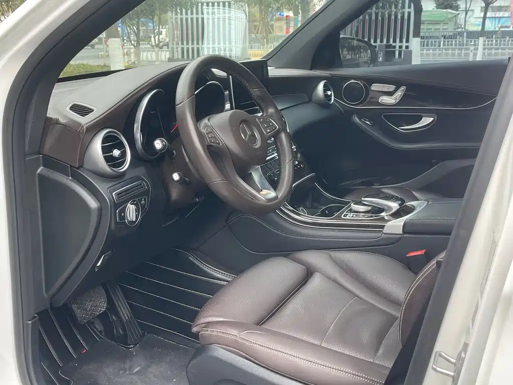 Mercedes-Benz GLC 2017 GLC 260 4MATIC