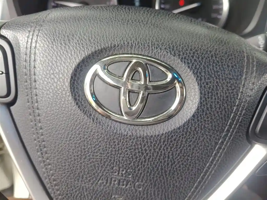 Toyota Highlander 2017 2.0T Luxury 7 мест