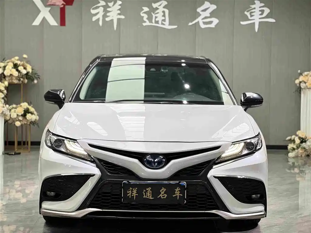 Toyota Camry 2021 2.5HS