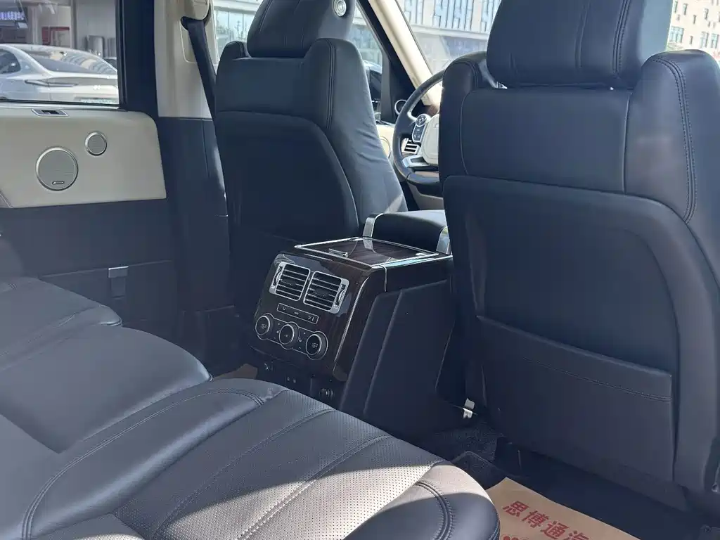 Land Rover Range Rover — миниатюра 10