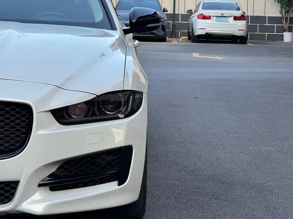 Jaguar XE — миниатюра 17