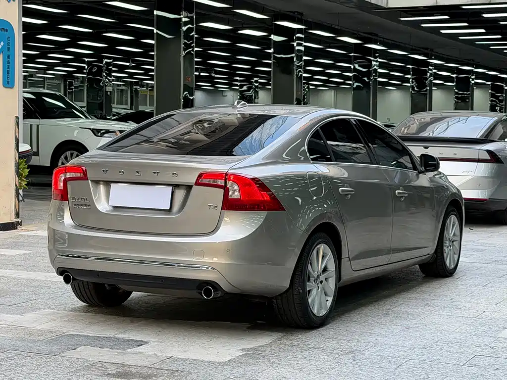 Volvo S60 — миниатюра 15