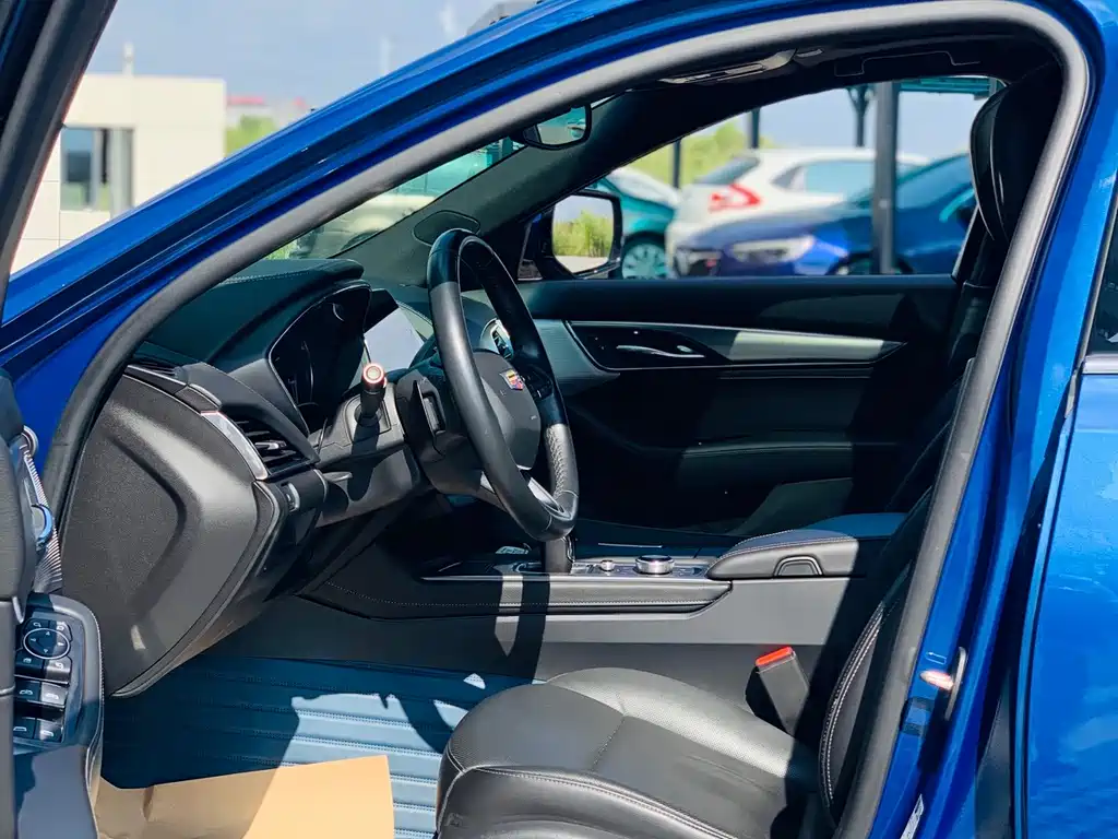 Cadillac CT5 — миниатюра 11