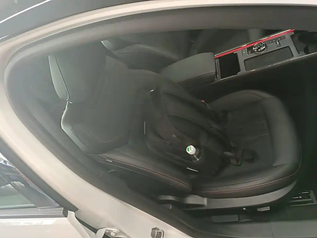 Ford Mondeo — миниатюра 25