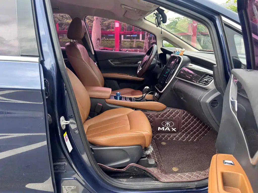 BYD MAX - фото 11