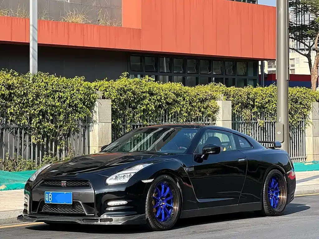 Nissan GT-R 2012