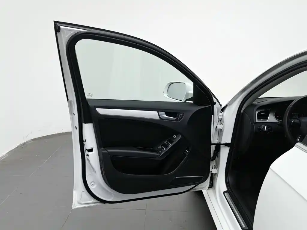 Audi A4L — миниатюра 8