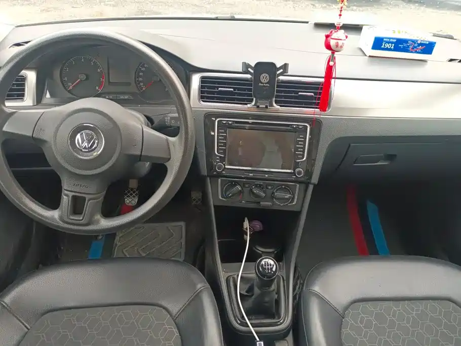 Volkswagen Santana — миниатюра 12
