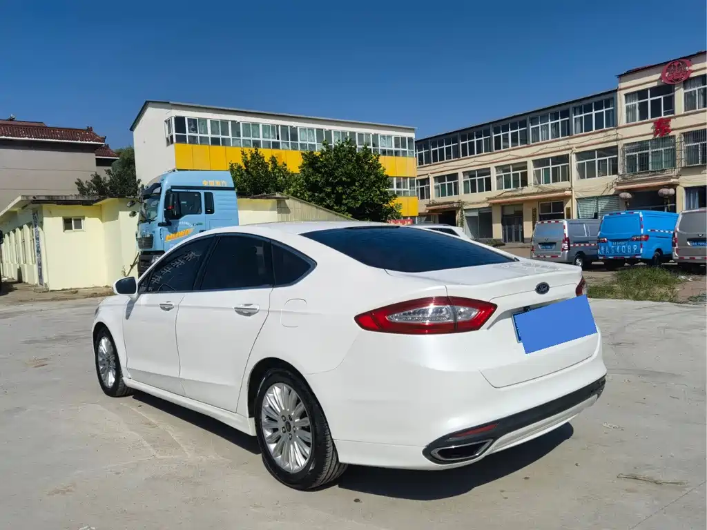 Ford Mondeo — миниатюра 7