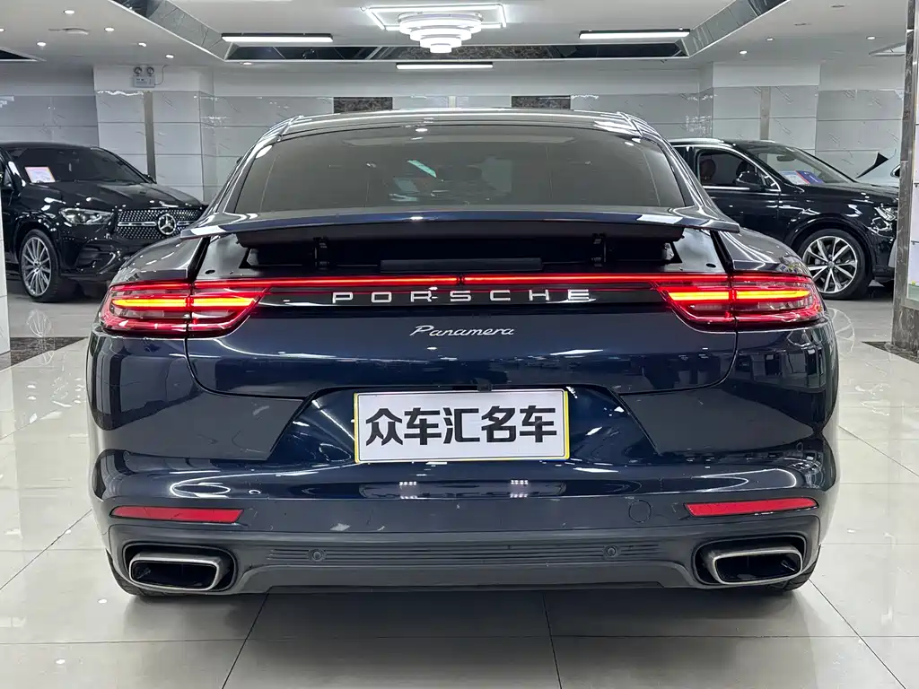 PORSCHE PANAMERA