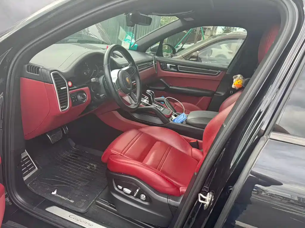 Porsche Cayenne — миниатюра 3