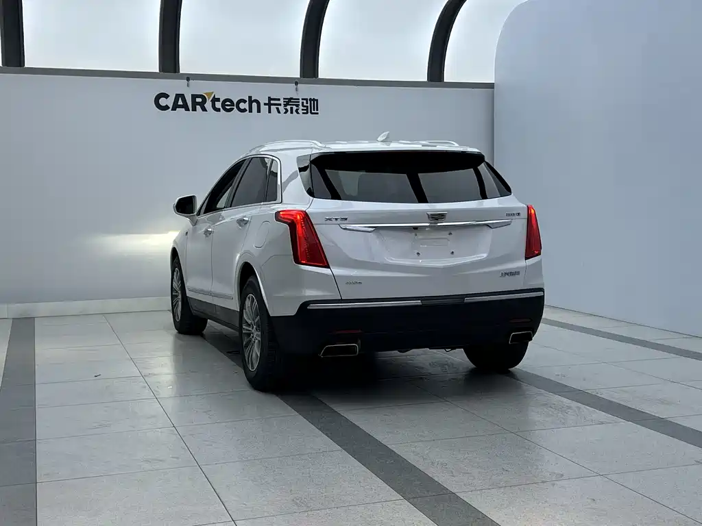 CADILLAC XT5