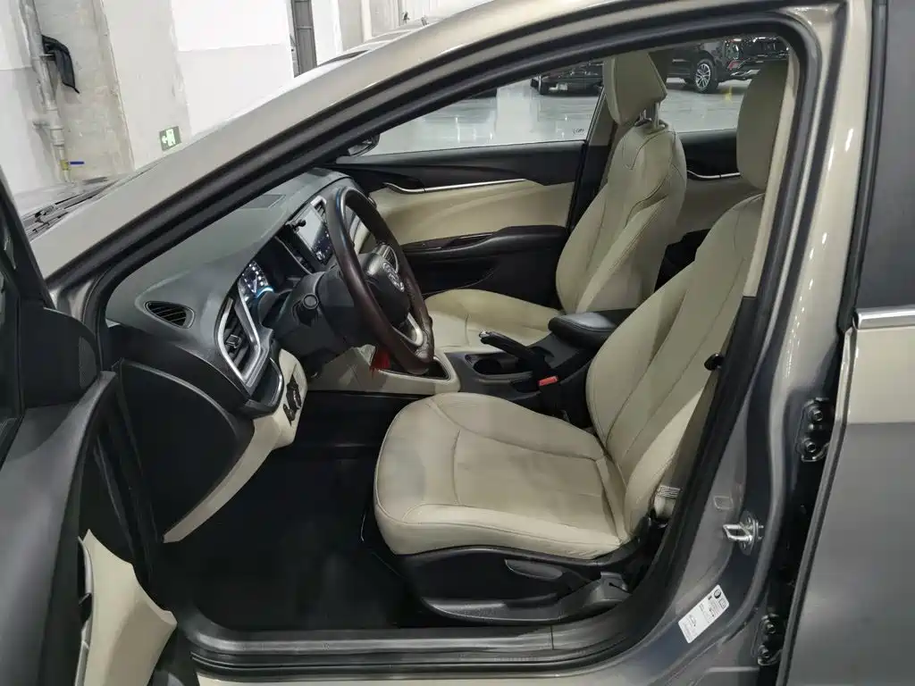 Buick Excelle — миниатюра 10