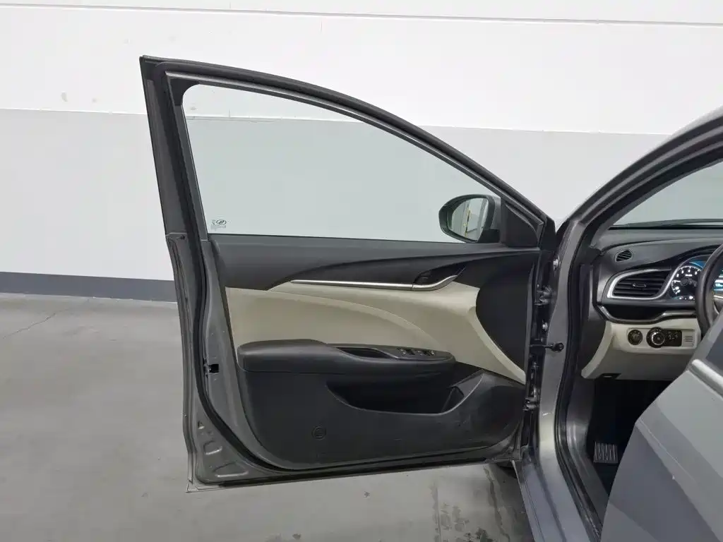 Buick Excelle — миниатюра 8