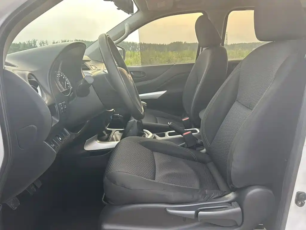 Nissan Navara — миниатюра 14