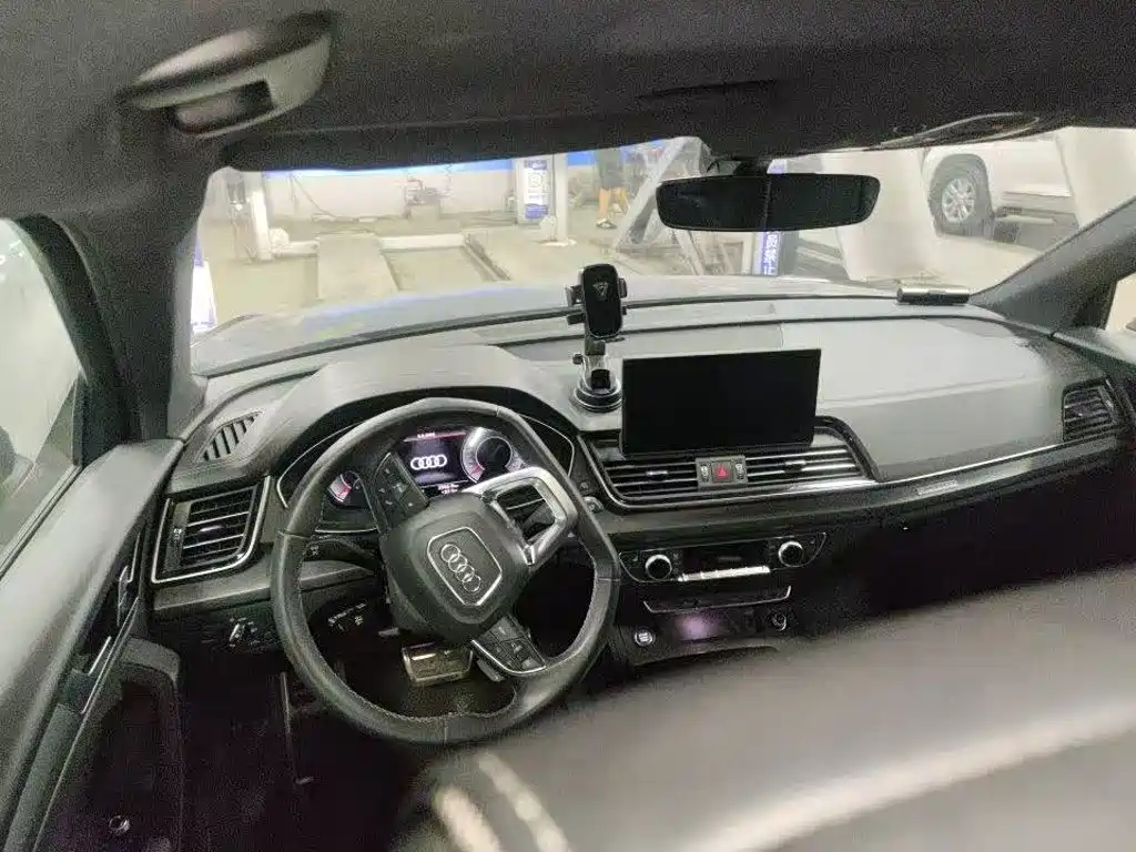 Audi Q5L — миниатюра 2
