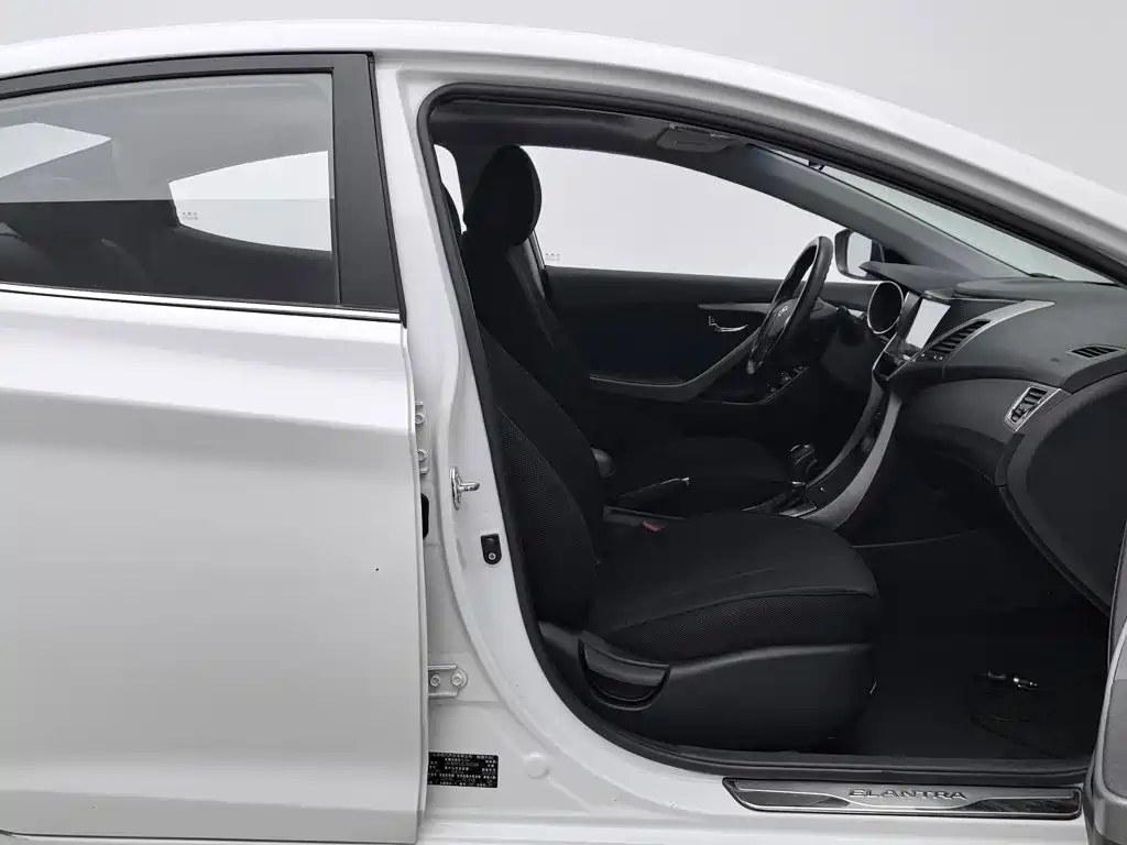 Hyundai Elantra Langdong — миниатюра 23
