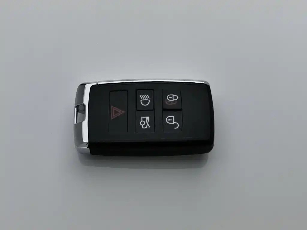 Jaguar XEL — миниатюра 19