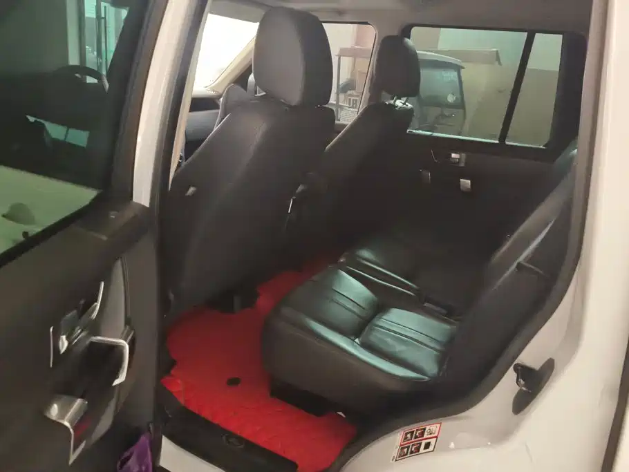 Land Rover Discovery — миниатюра 11